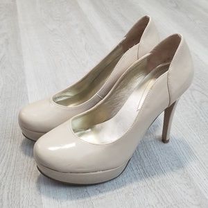Guess Tan Shoes Pumps Faux Patent Leather
